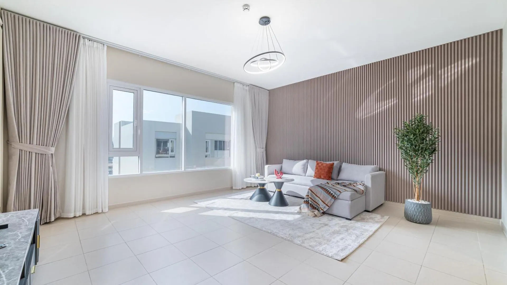 Spacious 2Br Townhouse At Urbana 3 Move In Ready Dubai 0*,