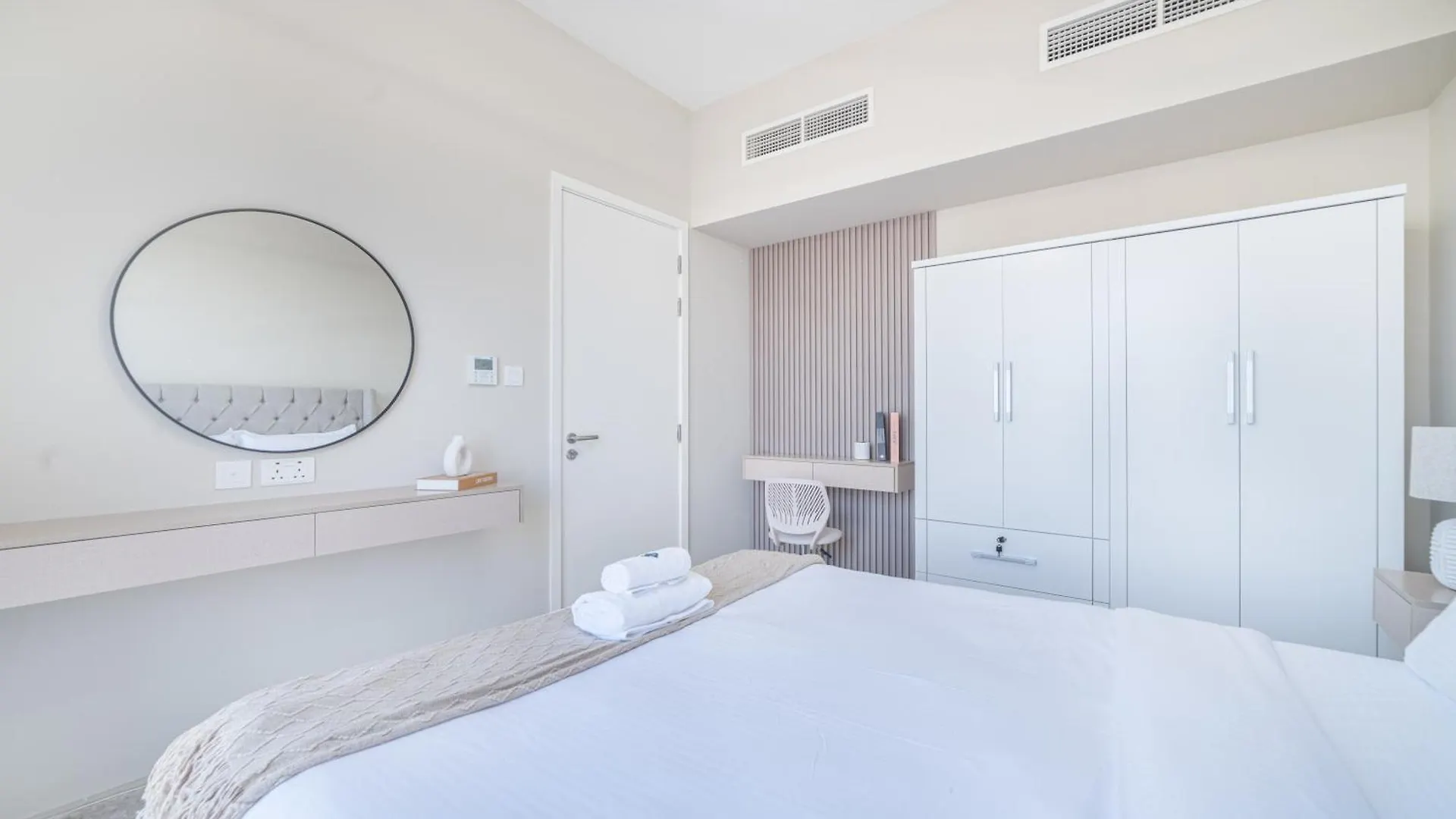 Spacious 2Br Townhouse At Urbana 3 Move In Ready Dubai Holiday home